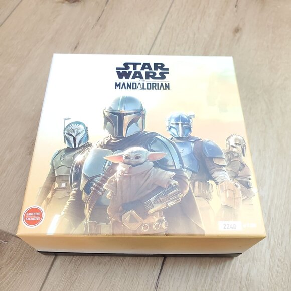 Star Wars Mandalorian Bo-Katan Kryzes Headband & Magnetic Pins New Open Box READ - Picture 3 of 16